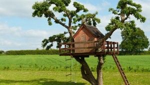 Дерев'яний будиночок із дитячих мрій