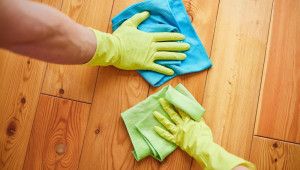 Миття і чищення дерев’яних підлог – поради експерта