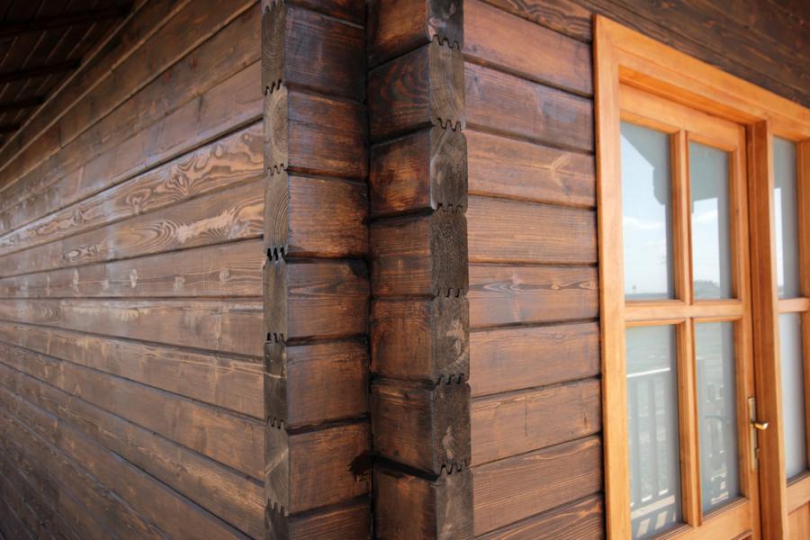 деревяний будинок - колір палісандр королівський